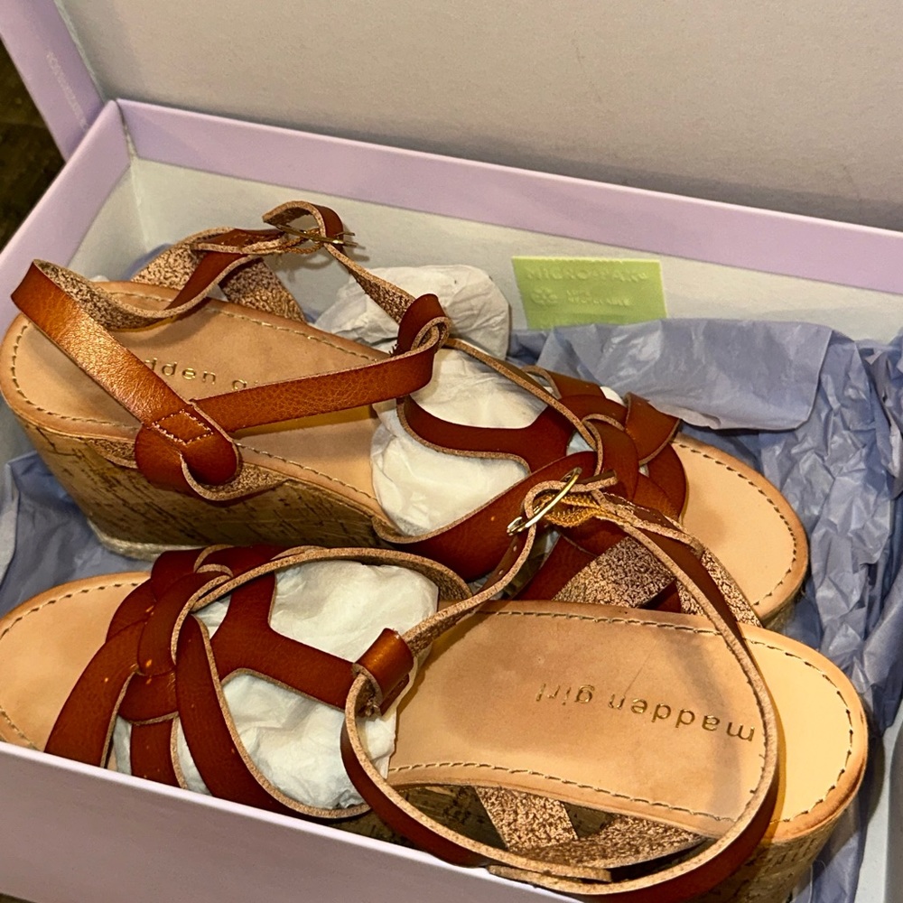 Madden Girl Wedges🌺 - Picture 3 of 16